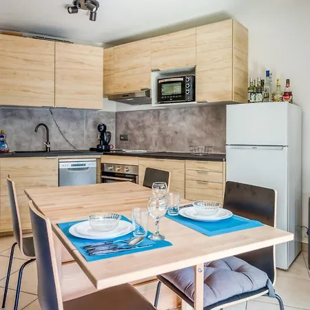 公寓 Air Conditioned With A Balcony - - Welkeys